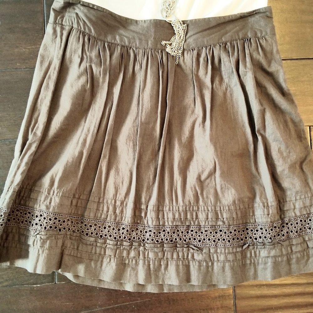 🌻 Loft brown pleated skirt
